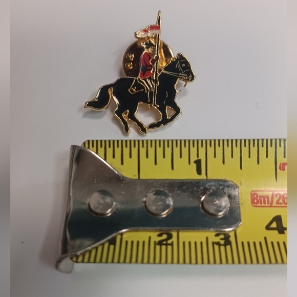 Royal Canadian Mounted Police RCMP Horse Lapel Pin - Picture 3 of 4